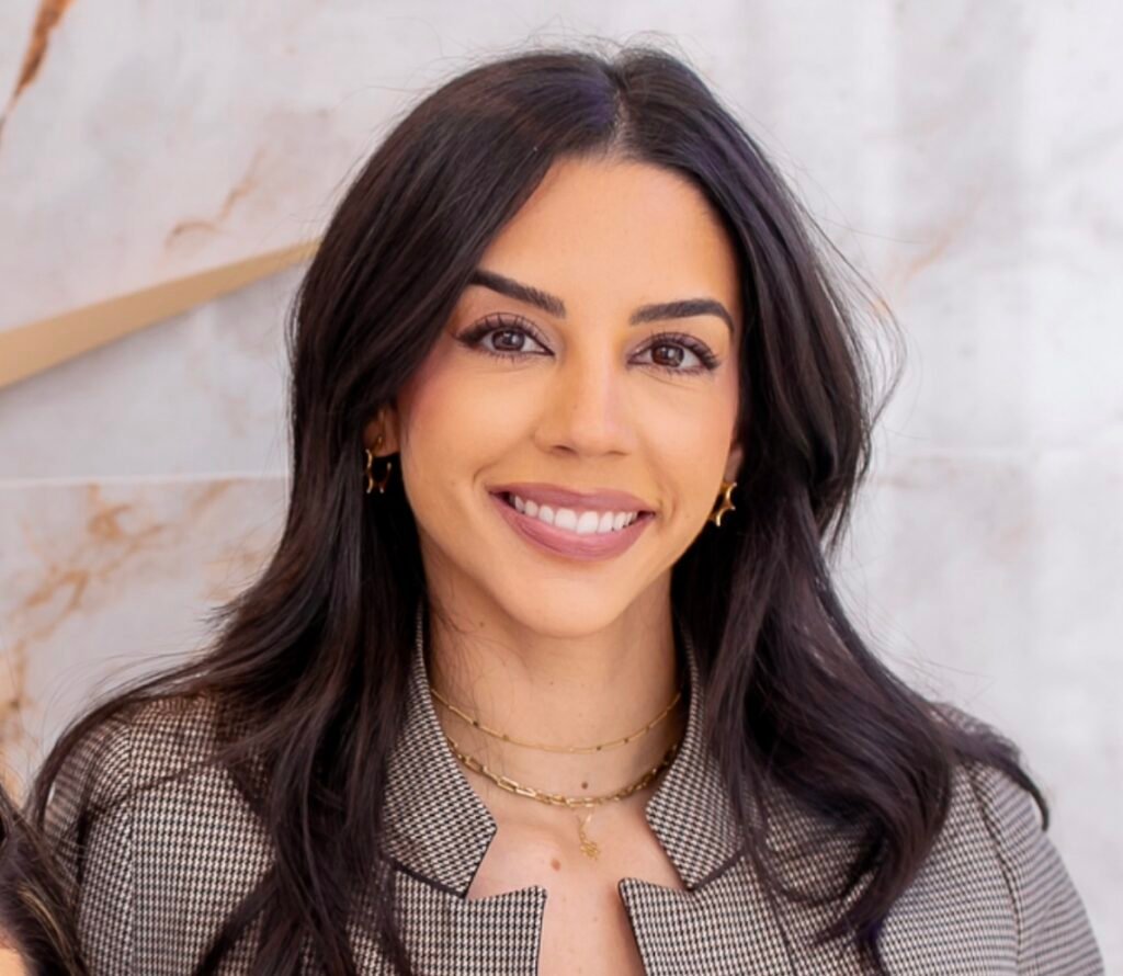 Claudia Britto Azevedo Teixeira